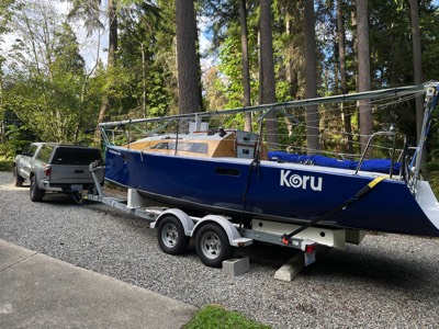  The boat sits nicely on the newly lowered bunks. 